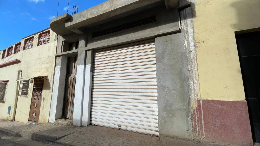 À vendre : Maison en carcasse à Mostaganem cité Aucher