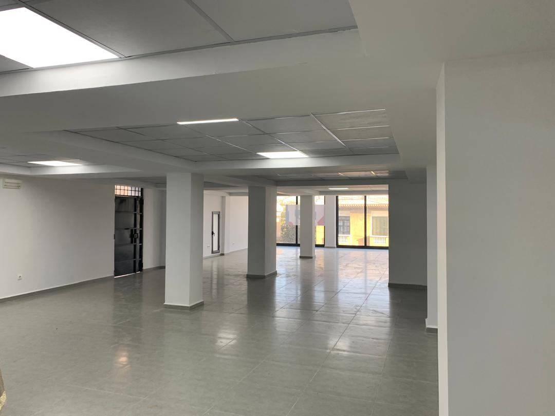 Local commercial de 600m2 a el mouradia alger