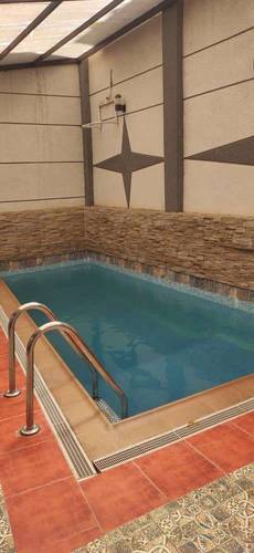 location niveau de villa avec picsine 