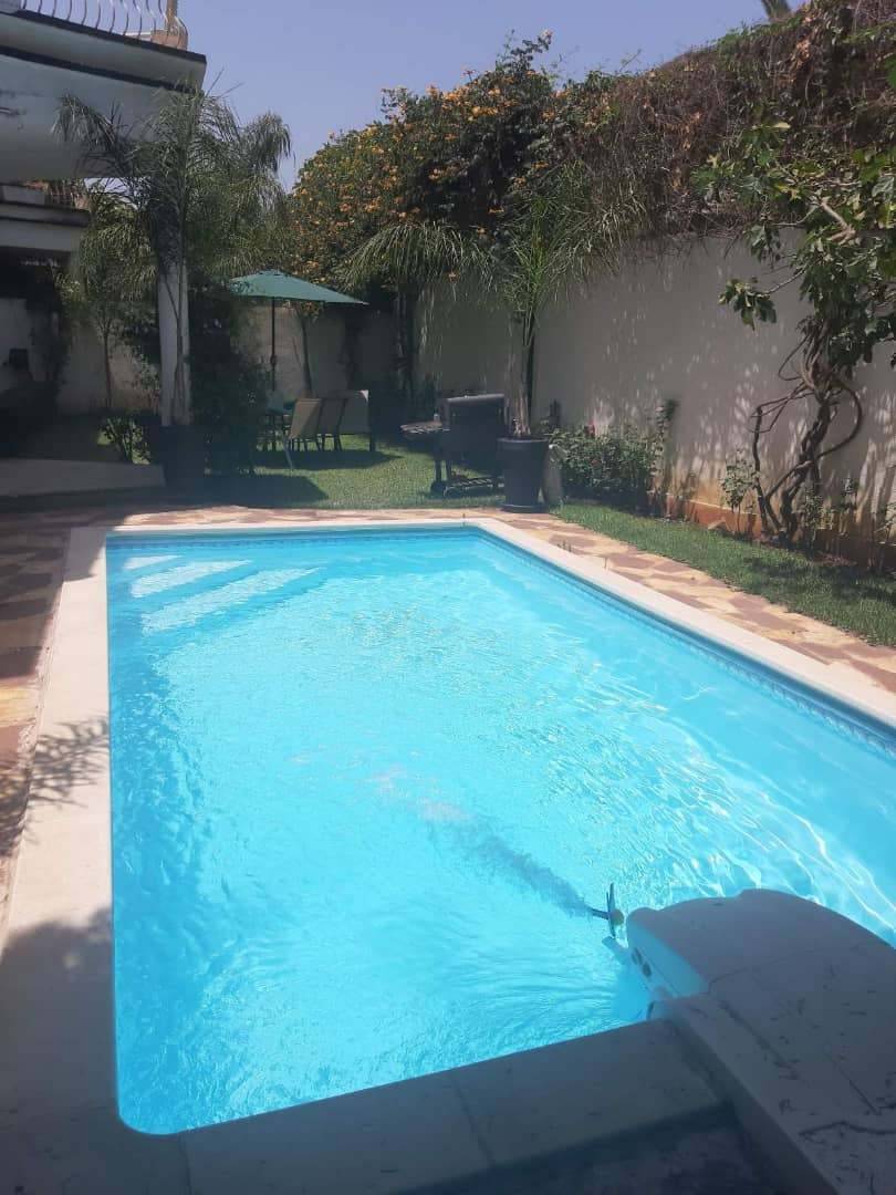 villa R+1 avec piscine quartier calme est chic