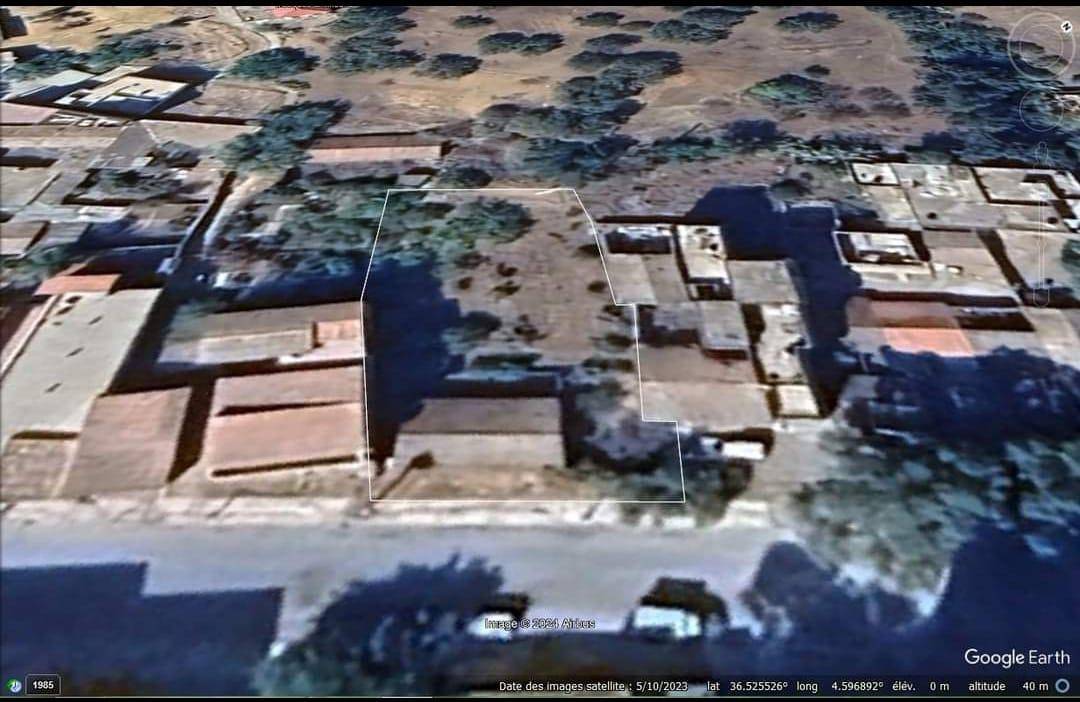 Terrain constructible de 761 m²
