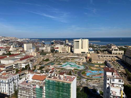  Duplex F5 avec Vue Panoramique sur la Baie d’Alger