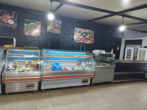 villa au bord de mer avec fast food