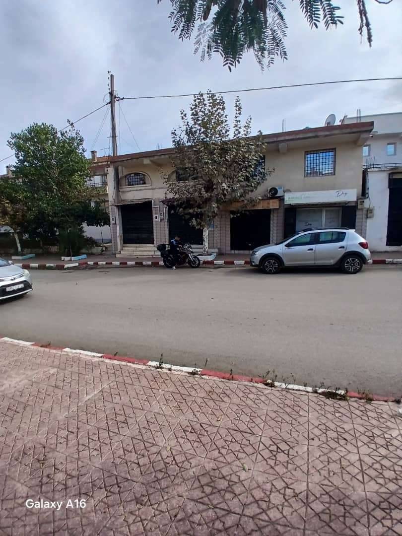 VILLA COMMERCIALE EN VENTE – KHEMISTI VILLE