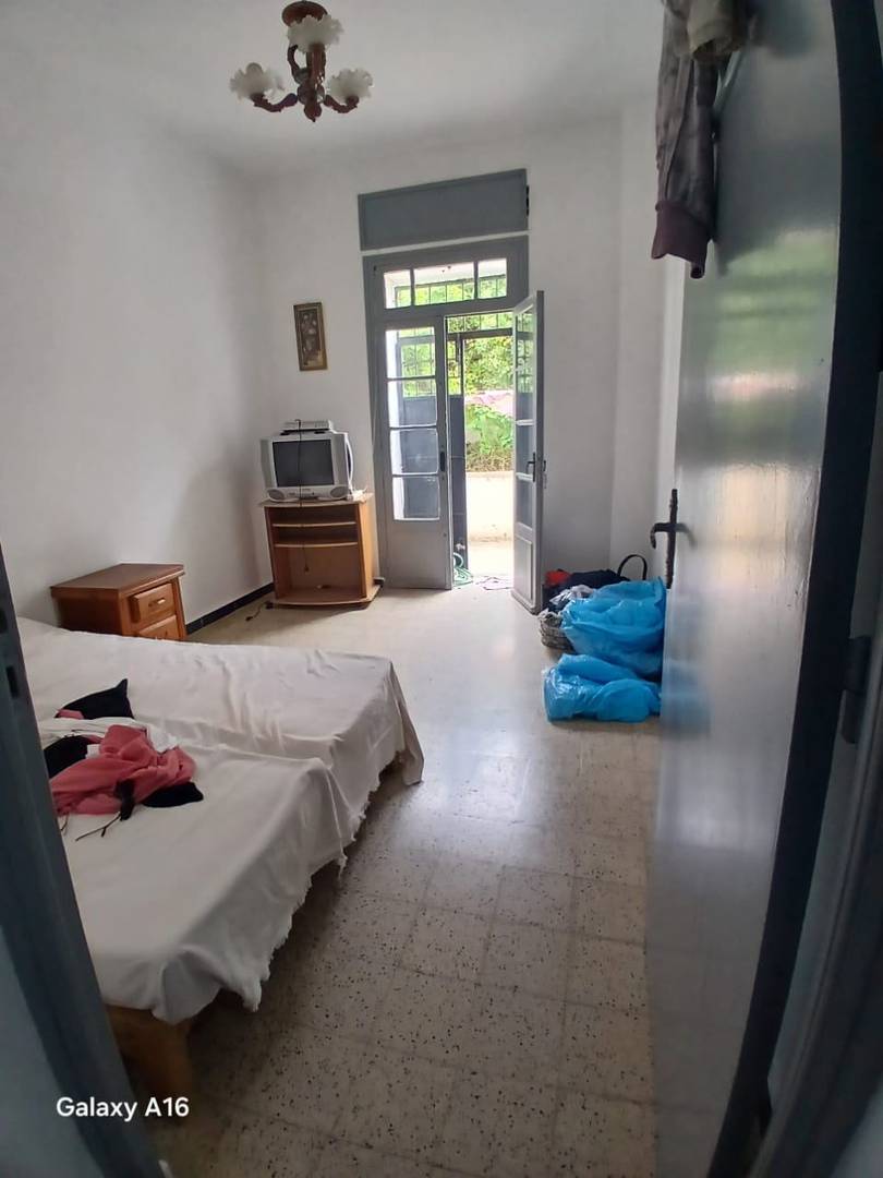 VILLA COMMERCIALE EN VENTE – KHEMISTI VILLE