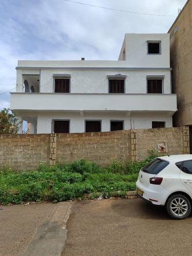 Villa en Vente – Front de mer de Bousmail, à côté de l’Institut Maritime