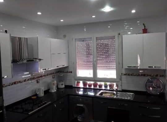 🏡 À LOUER – SUPERBE APPARTEMENT F3 MEUBLÉ À BOUISMAIL