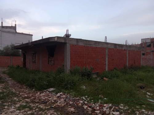 قطع ارضية صالحة للبناء