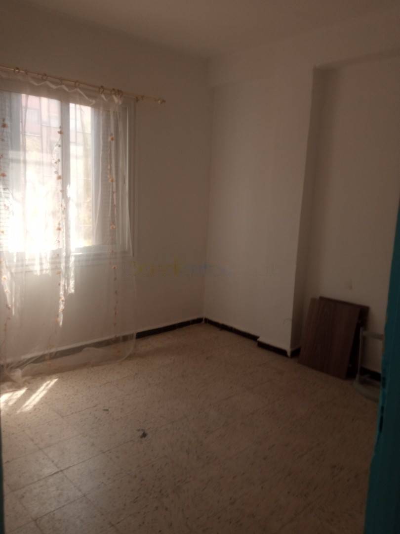 Location Appartement F4 Bab Ezzouar