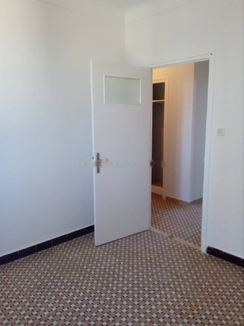 Location Appartement F3 Hussein Dey