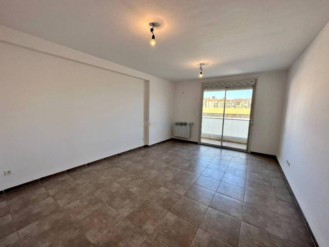 Location Appartement F4 Birkhadem