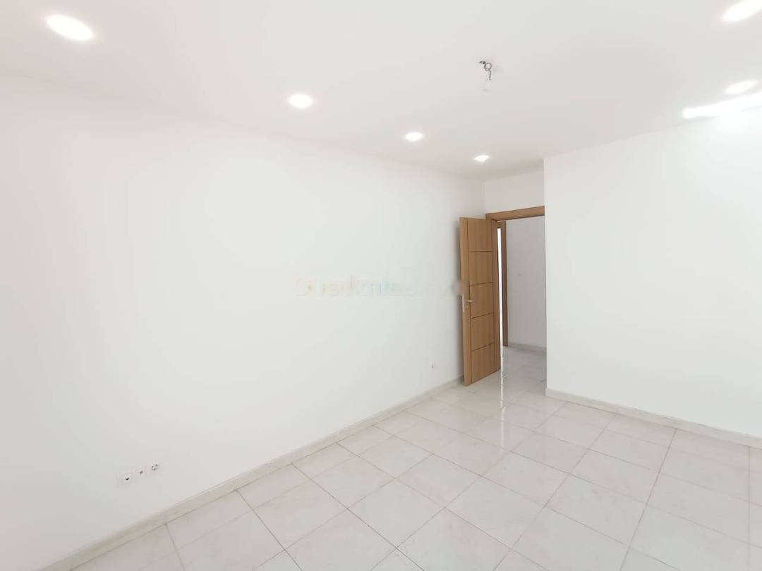 Location Appartement F4 Bab Ezzouar