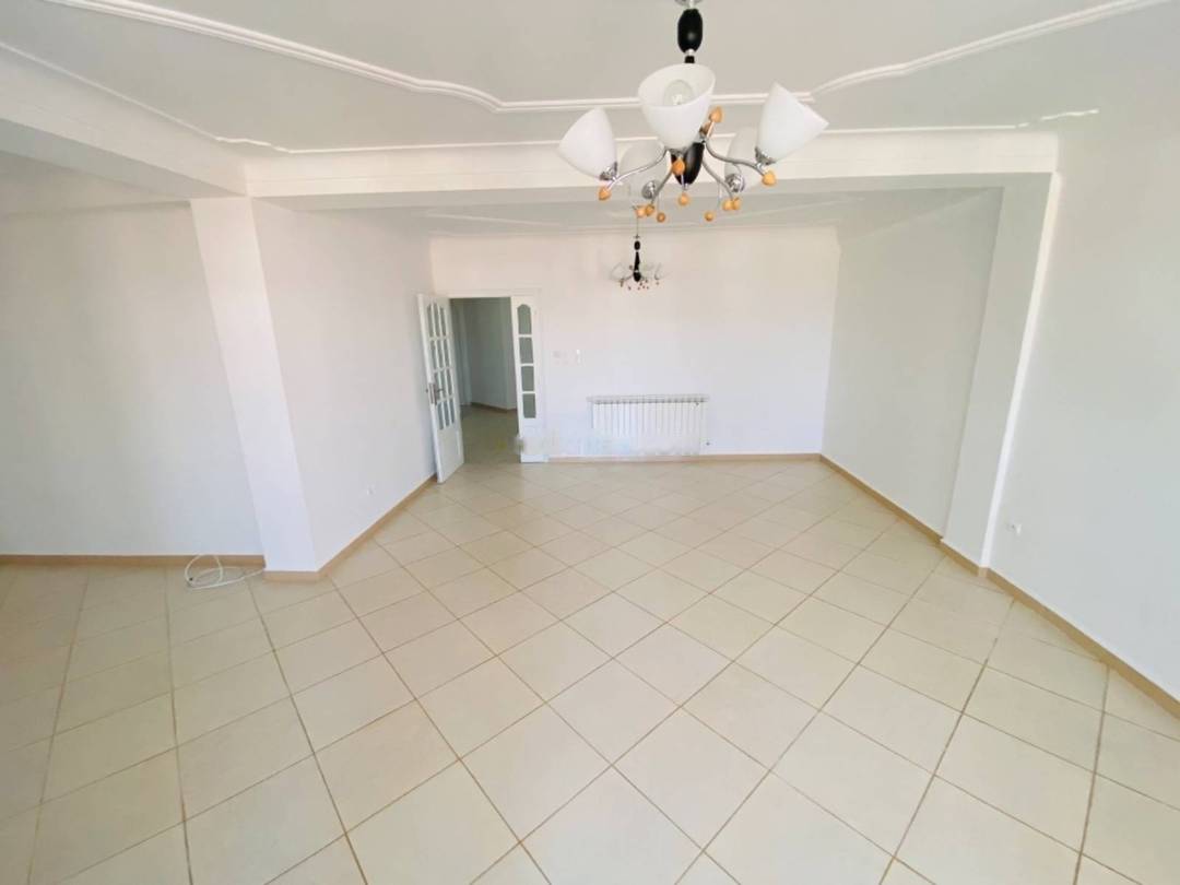 Location Niveau de villa F4 Ben Aknoun