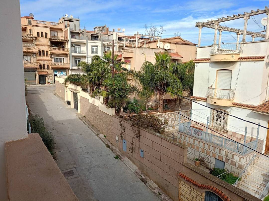 Location Niveau de villa F6 Bir Mourad Rais