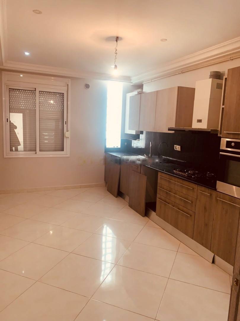 Location Appartement F4 El Achour