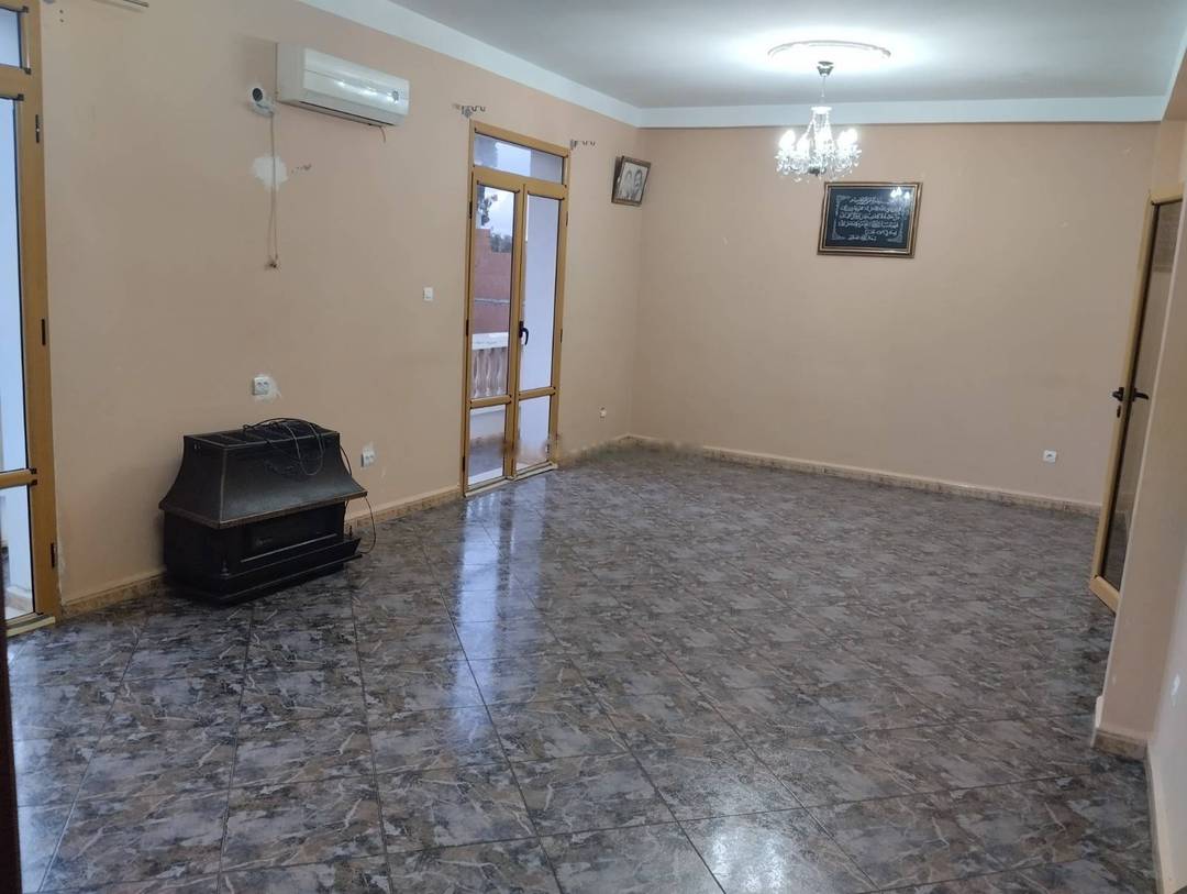 Location Niveau de villa F5 El Achour