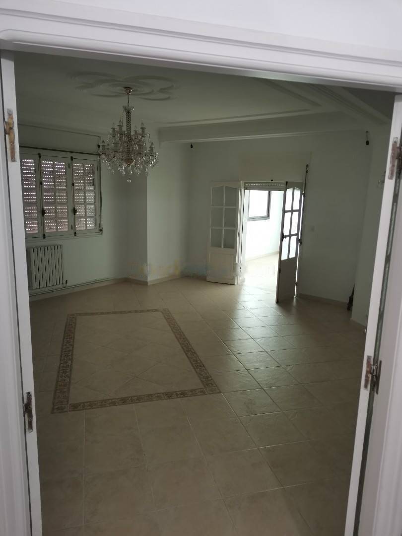 Location Niveau de villa F4 Birkhadem