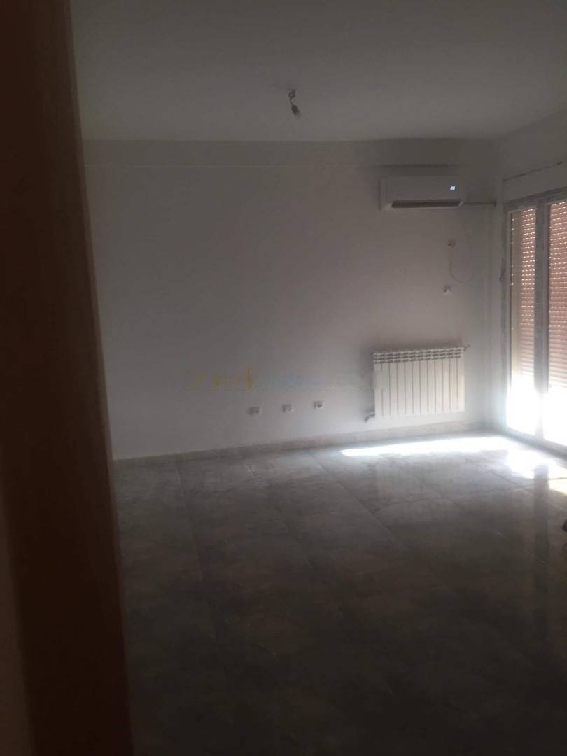 Location Appartement F4 Rouiba