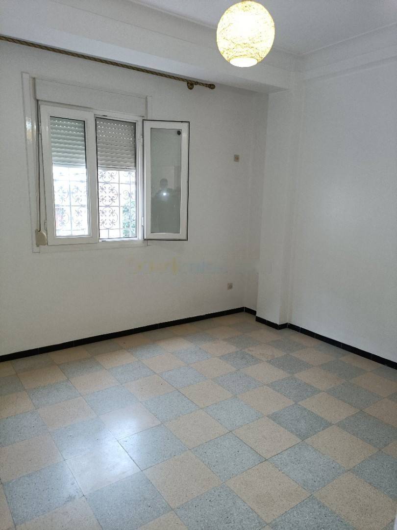 Location Niveau de villa F6 Cheraga