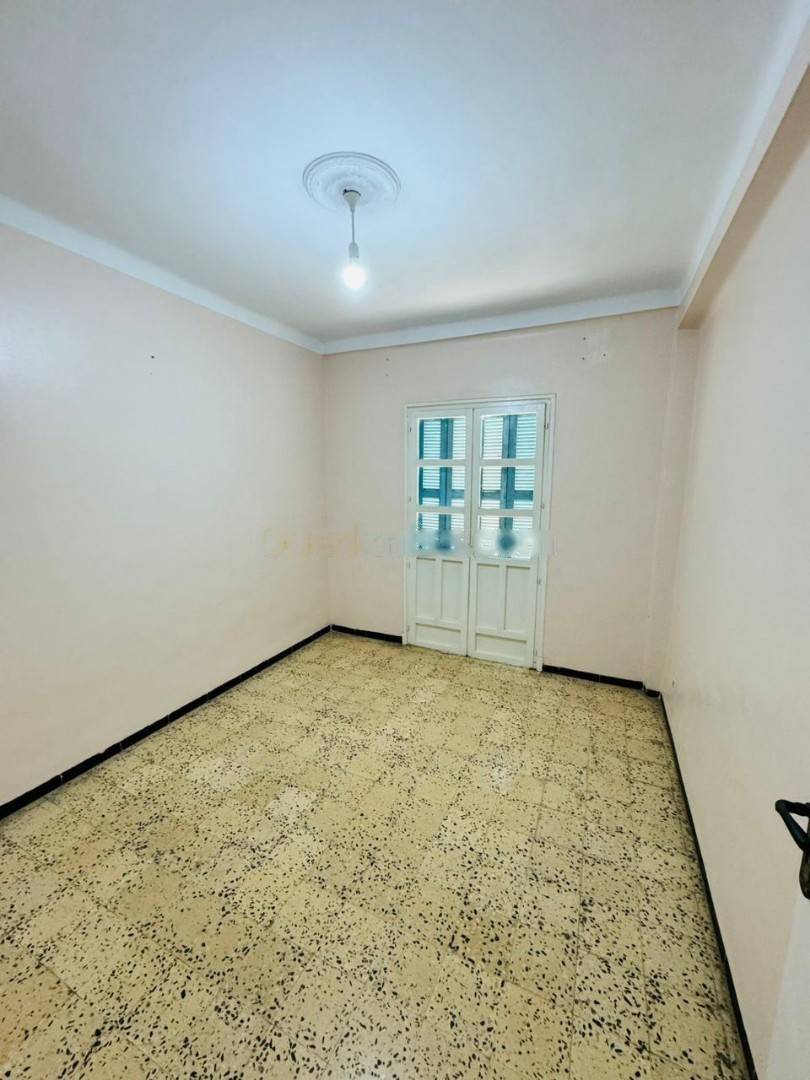 Location Appartement F4 Bab Ezzouar