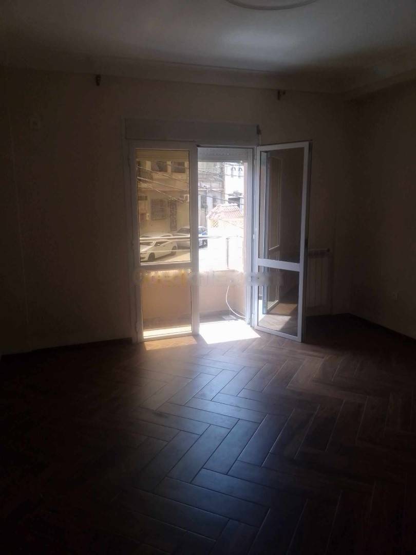 Location Appartement F4 Dely Ibrahim