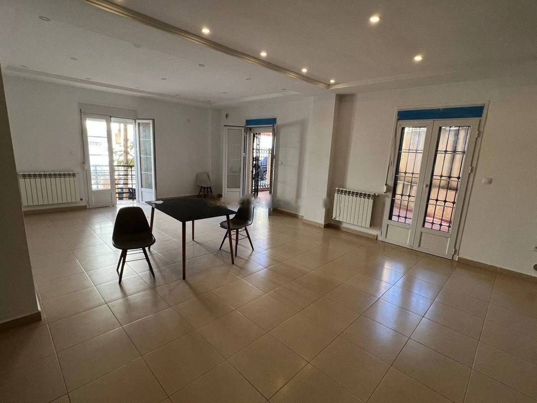 Location Appartement F4 El Achour