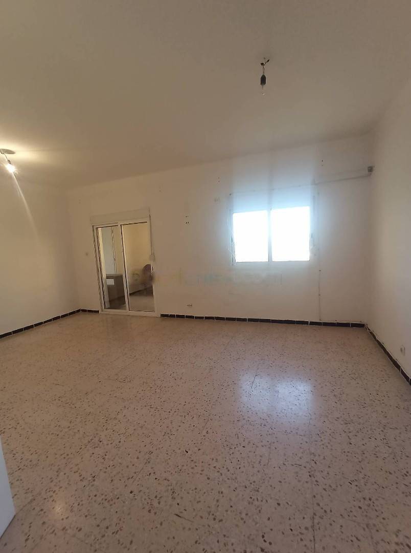 Location Appartement F4 El Achour