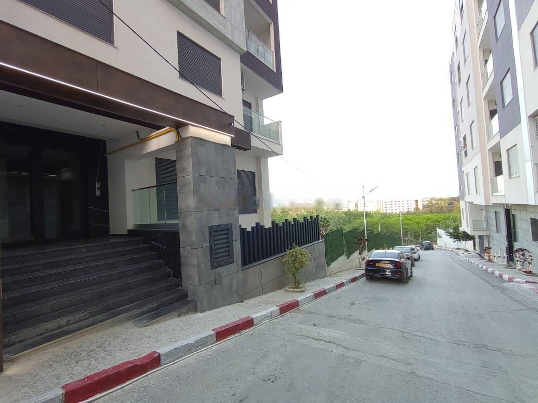 Location Appartement F4 Hydra