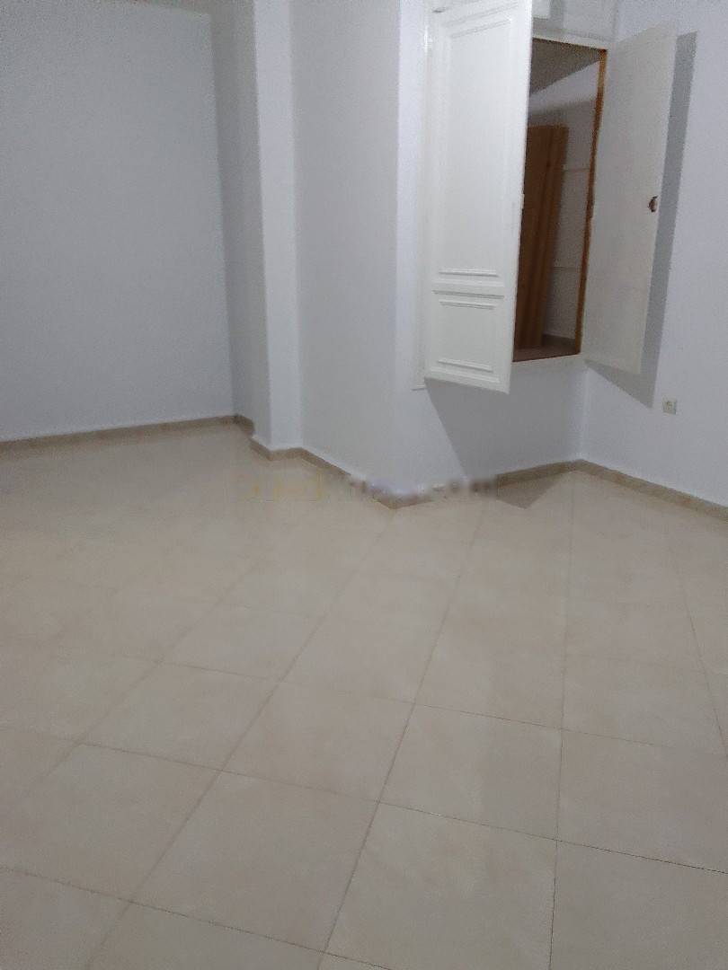 Location Appartement F3 Dely Ibrahim