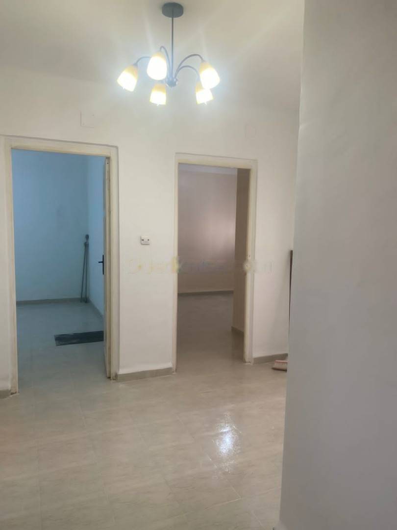 Location Appartement F3 Birkhadem