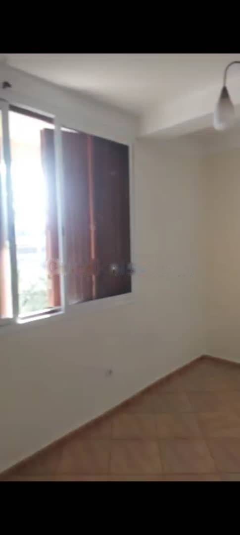 Location Niveau de villa F3 Djasr Kasentina