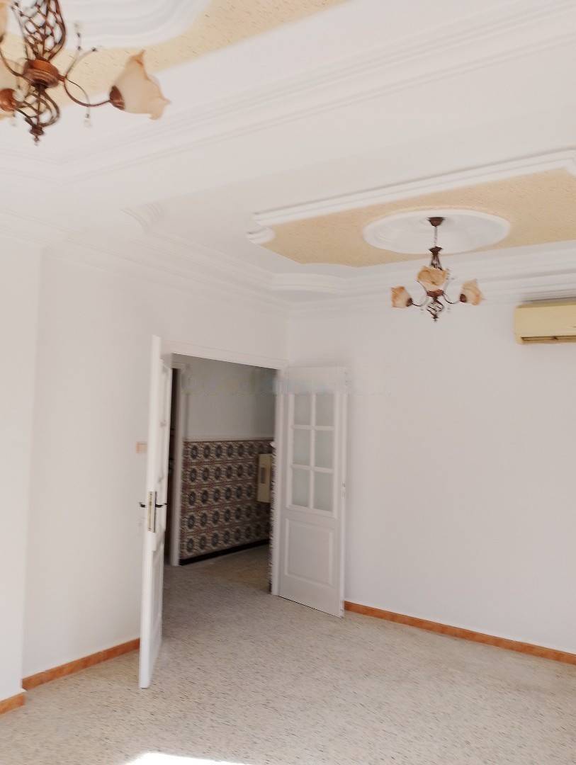 Location Niveau de villa F4 El Achour