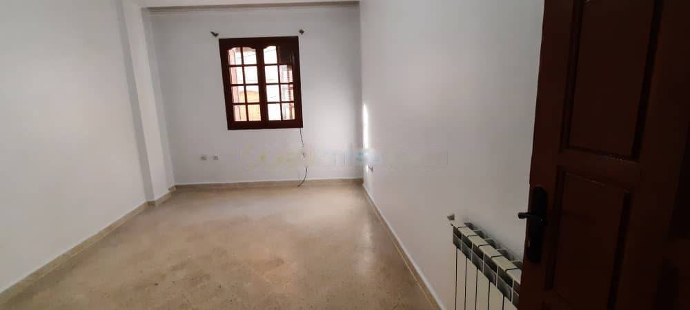 Location Appartement F4 Djasr Kasentina