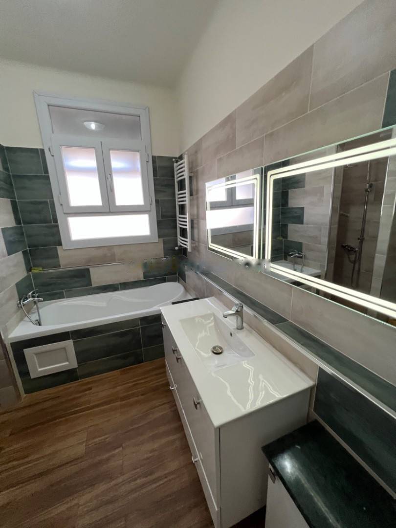 Location Appartement F4 El Mouradia