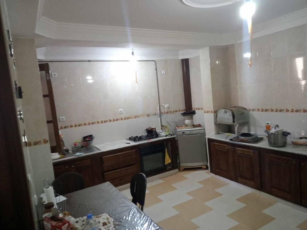 Location Niveau de villa F5 Ain Benian