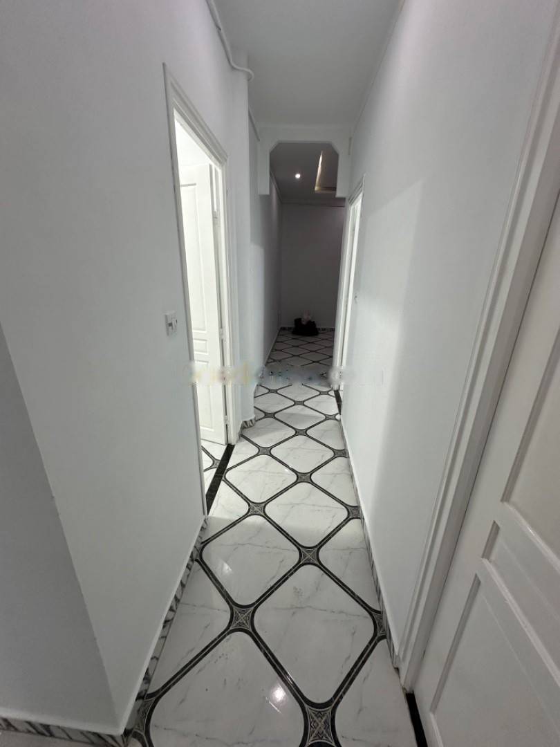 Location Appartement F4 El Mouradia