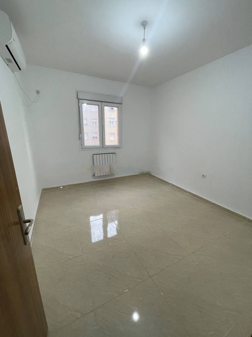 Location Appartement F4 Staoueli