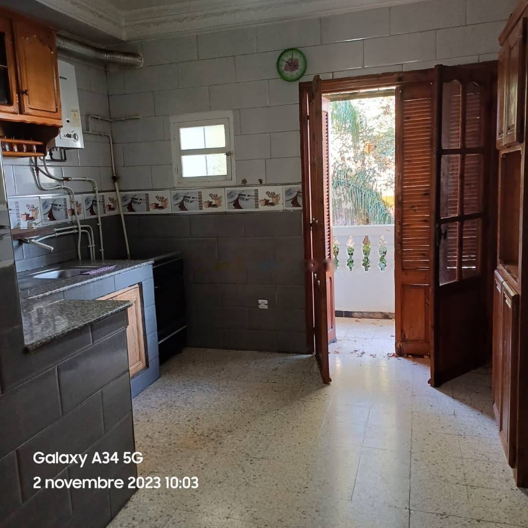 Location Niveau de villa F4 Djasr Kasentina