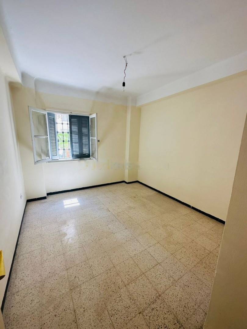 Location Appartement F3 Bab Ezzouar