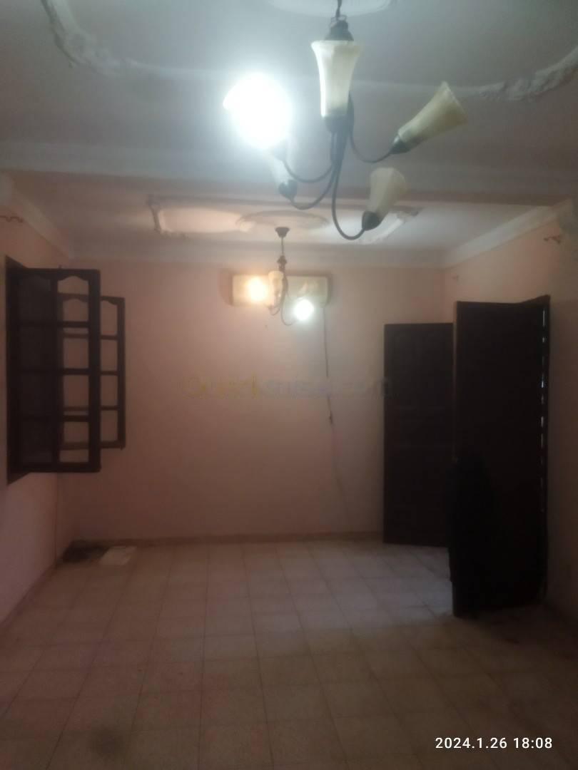 Location Niveau de villa F4 Ain Taya