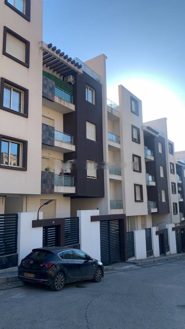 Location Appartement F4 Bouzareah