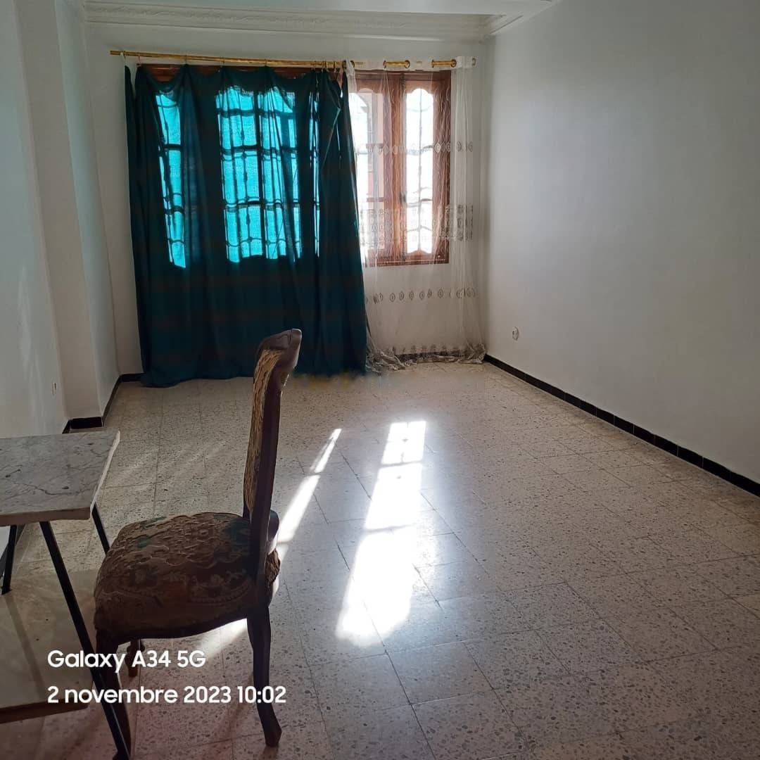 Location Niveau de villa F4 Djasr Kasentina