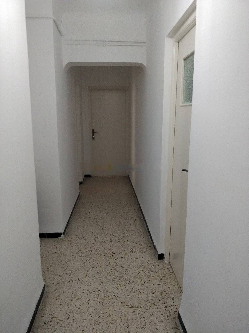 Location Appartement F4 El Achour