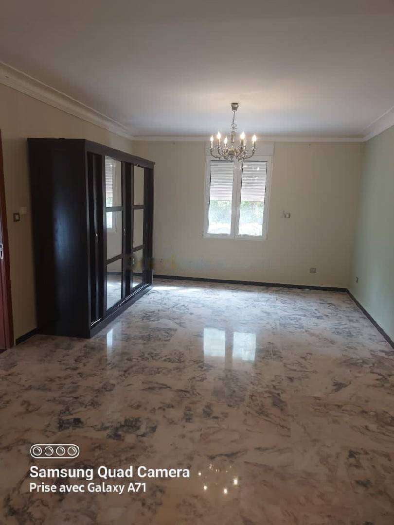 Location Niveau de villa F4 El Biar