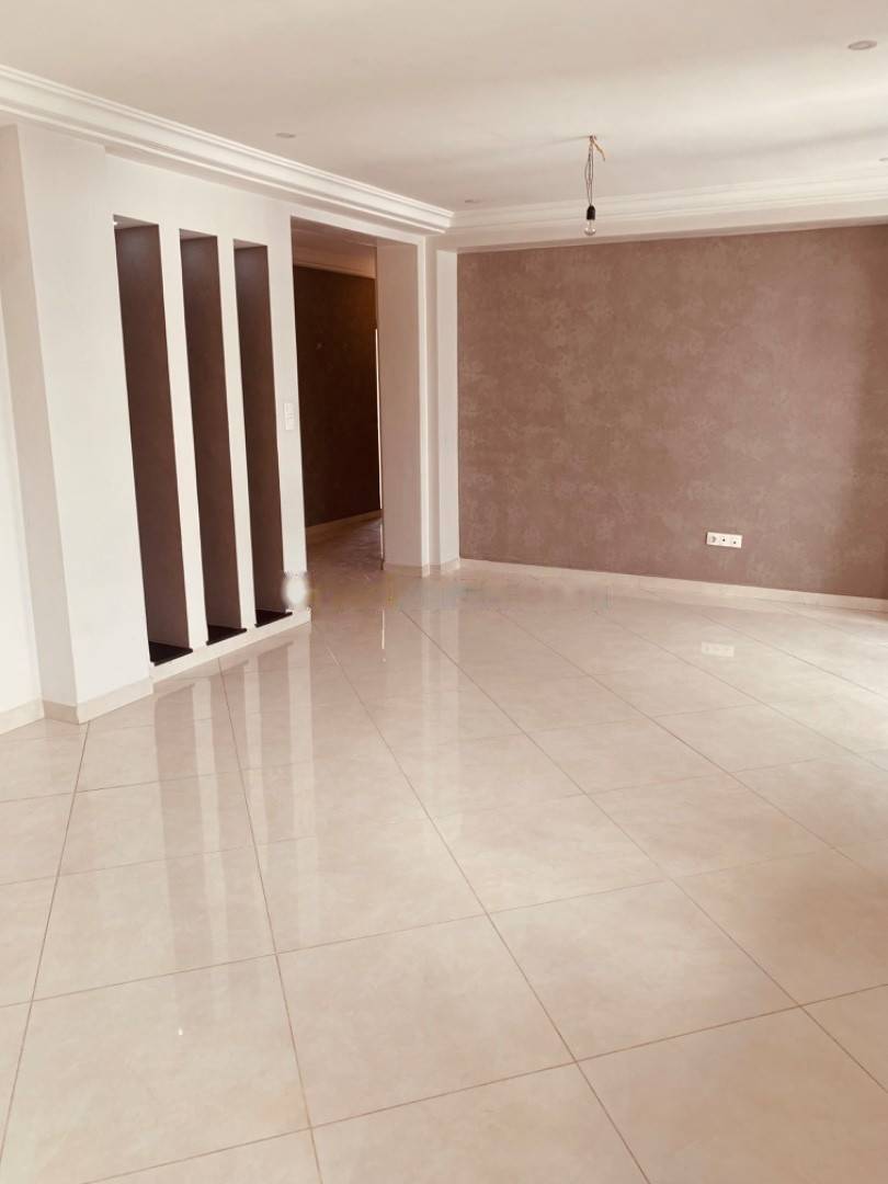 Location Appartement F4 El Achour