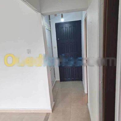 Location Appartement F2 Hydra