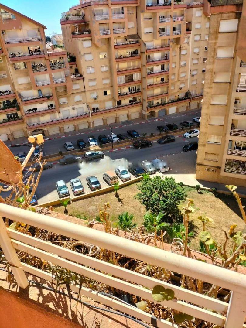 Location Appartement F04 El Achour