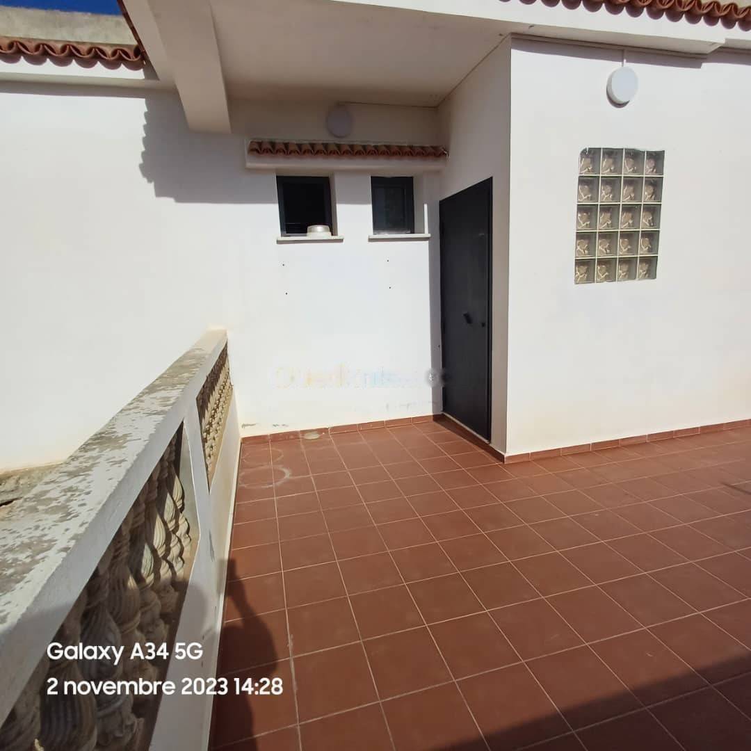 Location Niveau de villa F4 Birkhadem