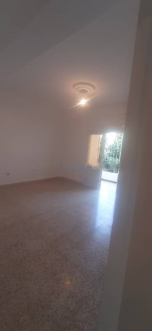 Location Appartement F3 Bouzareah