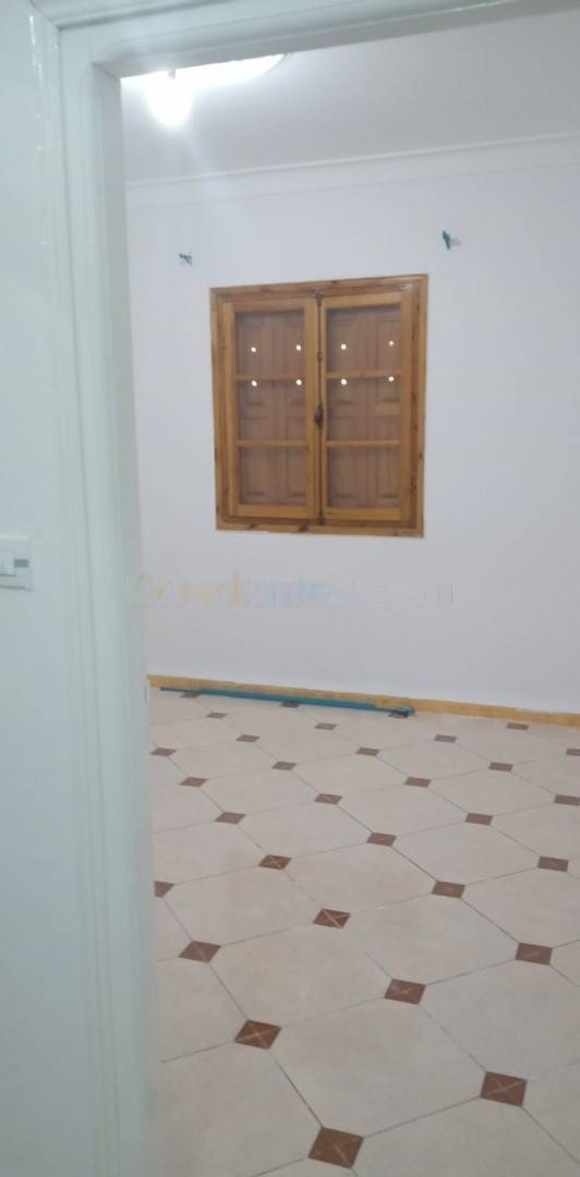 Location Niveau de villa F4 Djasr Kasentina